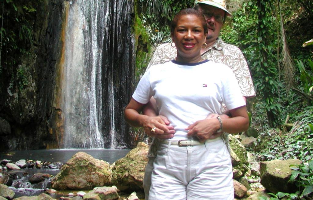 Nature'S Paradise Bed and Breakfast Marigot Bay Exteriör bild