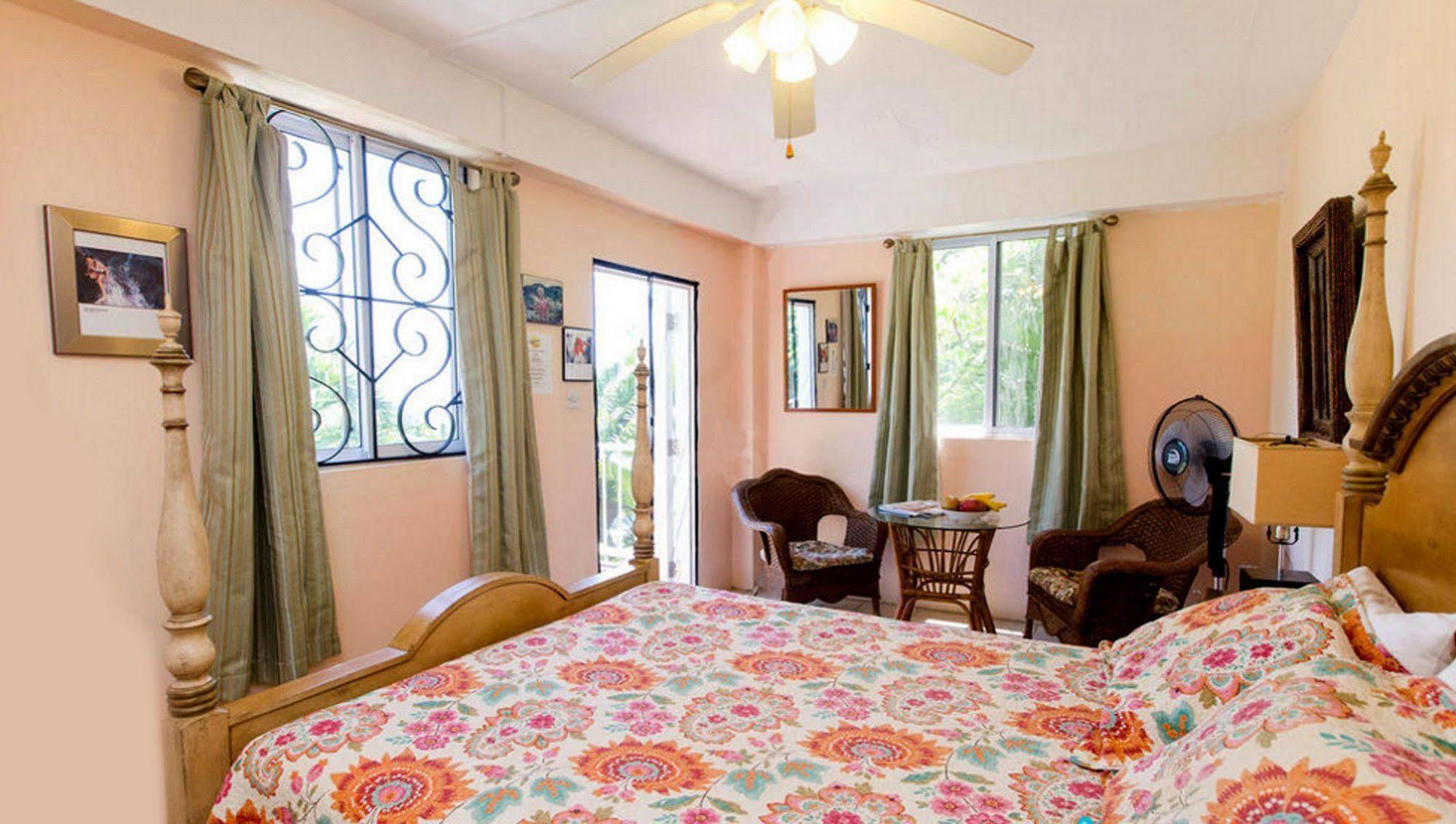 Nature'S Paradise Bed and Breakfast Marigot Bay Exteriör bild