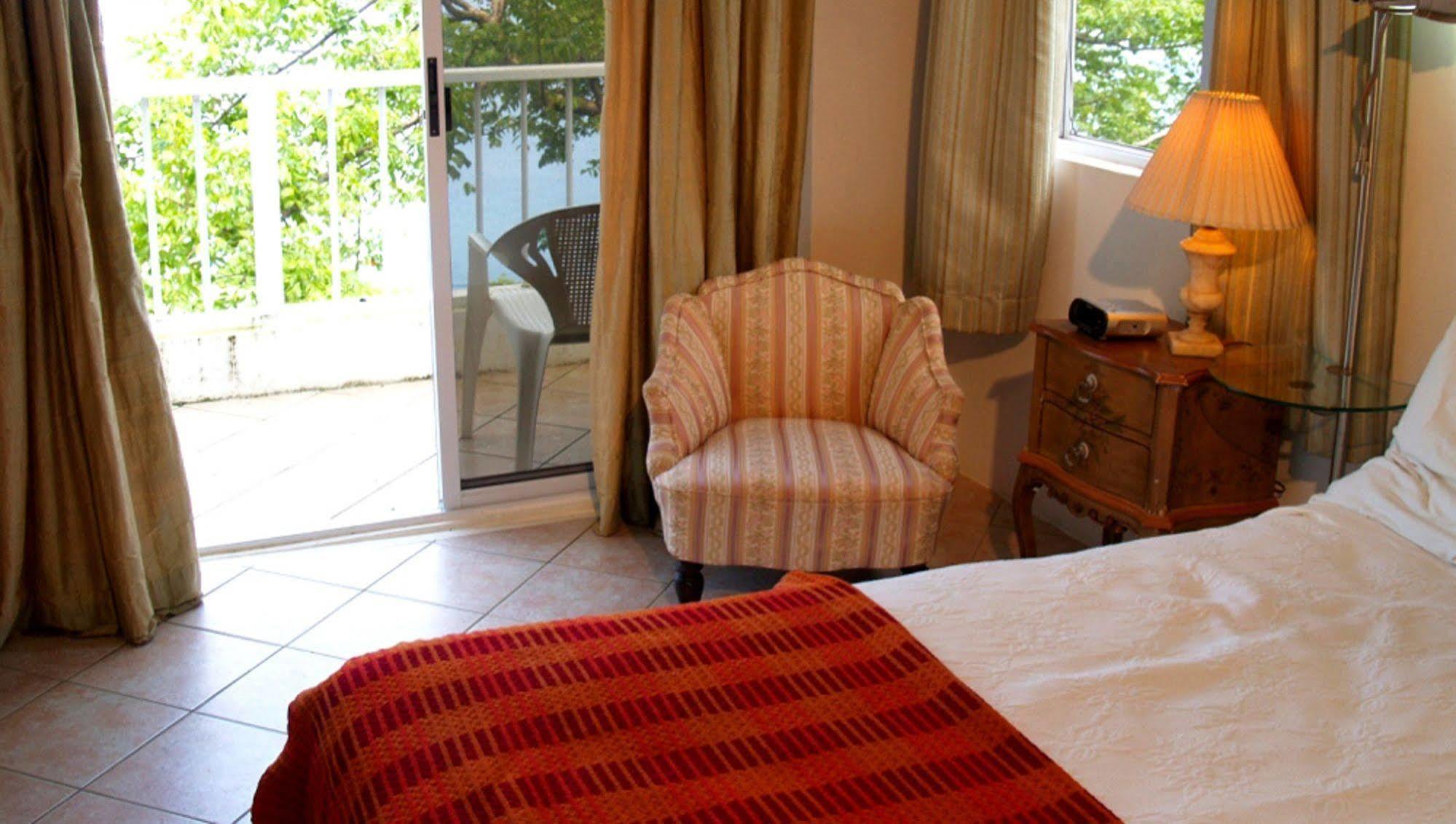 Nature'S Paradise Bed and Breakfast Marigot Bay Exteriör bild